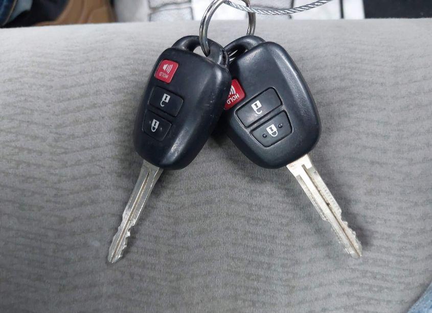 Photo 11 of 2019 Toyota Sequoia SR5 (VIN 5TDBY5G10KS173577)