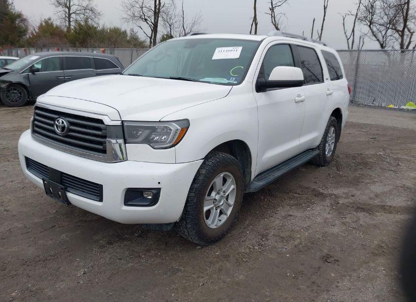 Photo 2 of 2019 Toyota Sequoia SR5 (VIN 5TDBY5G10KS173577)