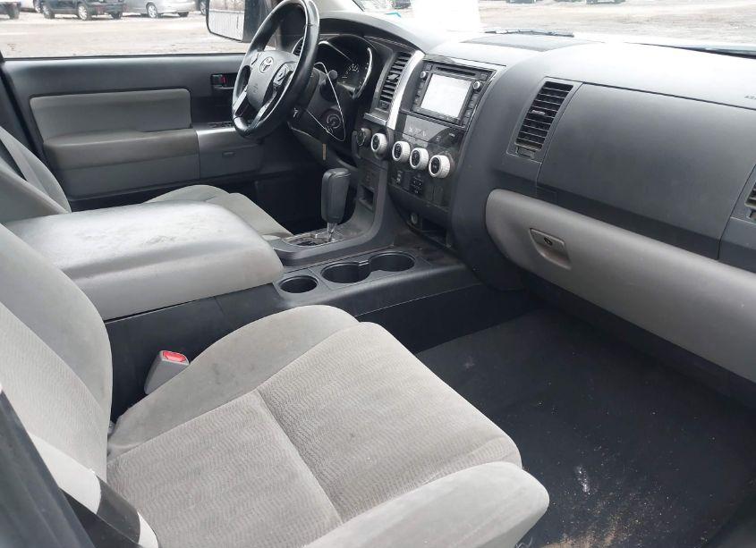 Photo 5 of 2019 Toyota Sequoia SR5 (VIN 5TDBY5G10KS173577)