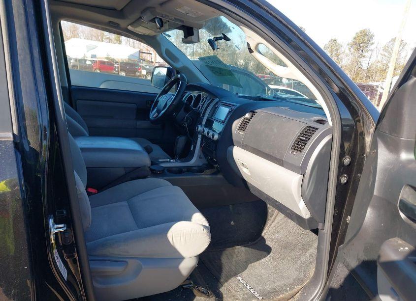 Photo 5 of 2014 Toyota Sequoia SR5 5.7L V8 (VIN 5TDBY5G11ES102067)