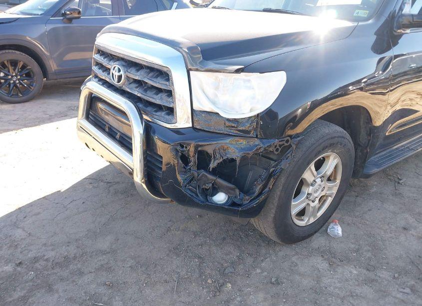 Photo 6 of 2014 Toyota Sequoia SR5 5.7L V8 (VIN 5TDBY5G11ES102067)