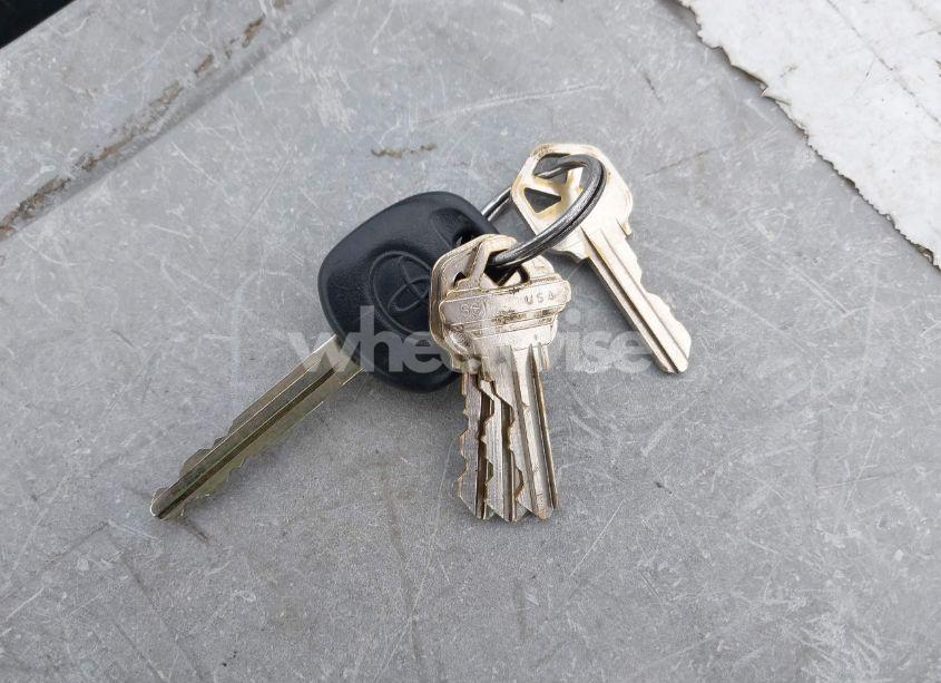 Photo 11 of 2016 Toyota Sequoia SR5 5.7L V8 (VIN 5TDBY5G11GS139445)