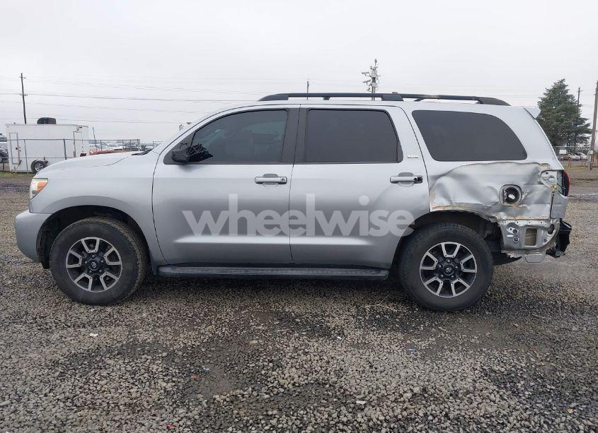 Photo 14 of 2016 Toyota Sequoia SR5 5.7L V8 (VIN 5TDBY5G11GS139445)