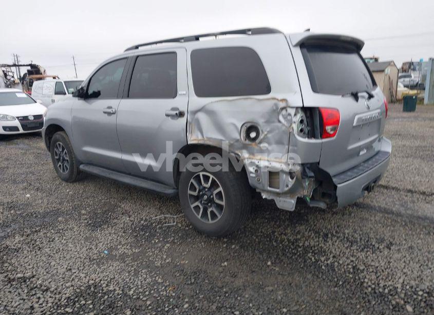 Photo 3 of 2016 Toyota Sequoia SR5 5.7L V8 (VIN 5TDBY5G11GS139445)