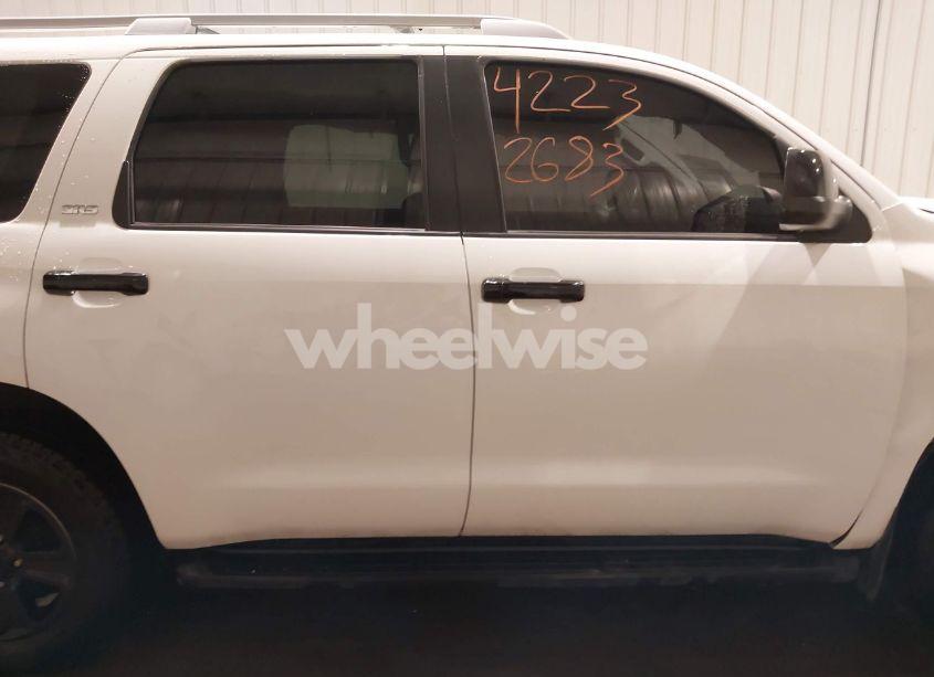 Photo 13 of 2020 Toyota Sequoia SR5 (VIN 5TDBY5G12LS177843)