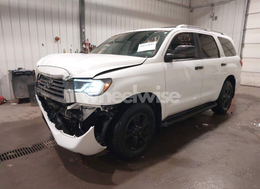 Photo 2 of 2020 Toyota Sequoia SR5 (VIN 5TDBY5G12LS177843)