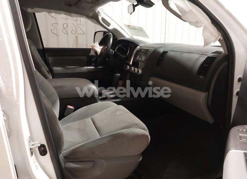 Photo 5 of 2020 Toyota Sequoia SR5 (VIN 5TDBY5G12LS177843)