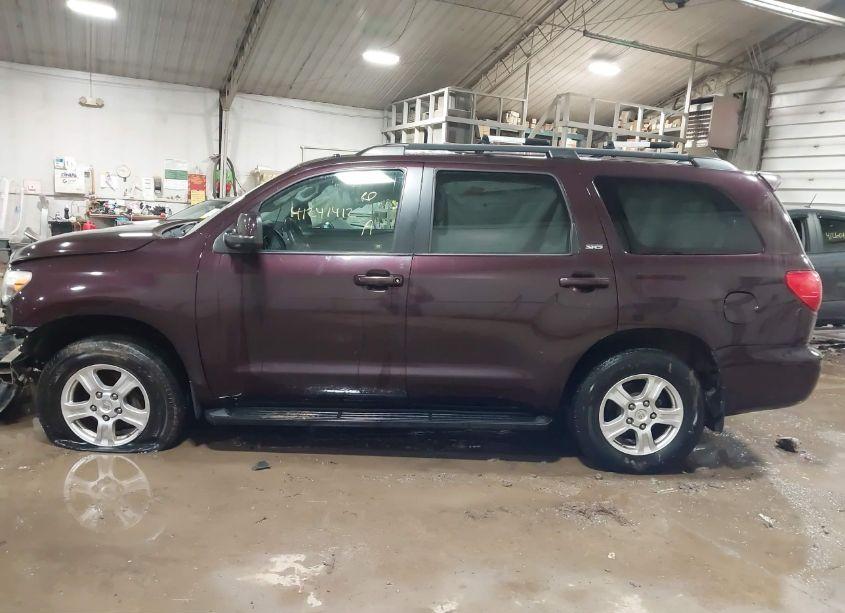 Photo 14 of 2013 Toyota Sequoia SR5 5.7L V8 (VIN 5TDBY5G14DS084050)