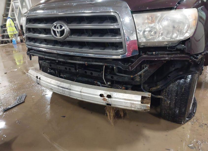 Photo 6 of 2013 Toyota Sequoia SR5 5.7L V8 (VIN 5TDBY5G14DS084050)