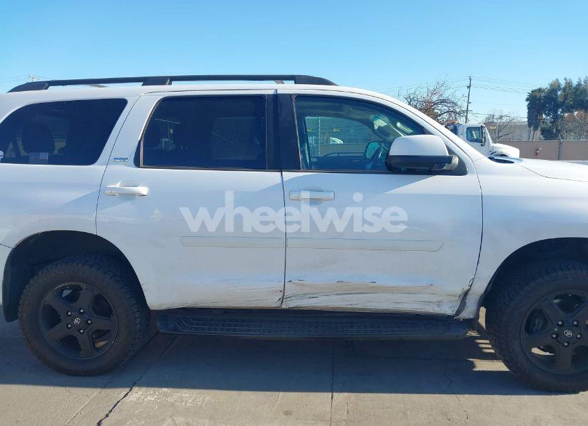 Photo 13 of 2012 Toyota Sequoia SR5 5.7L V8 (VIN 5TDBY5G15CS067305)