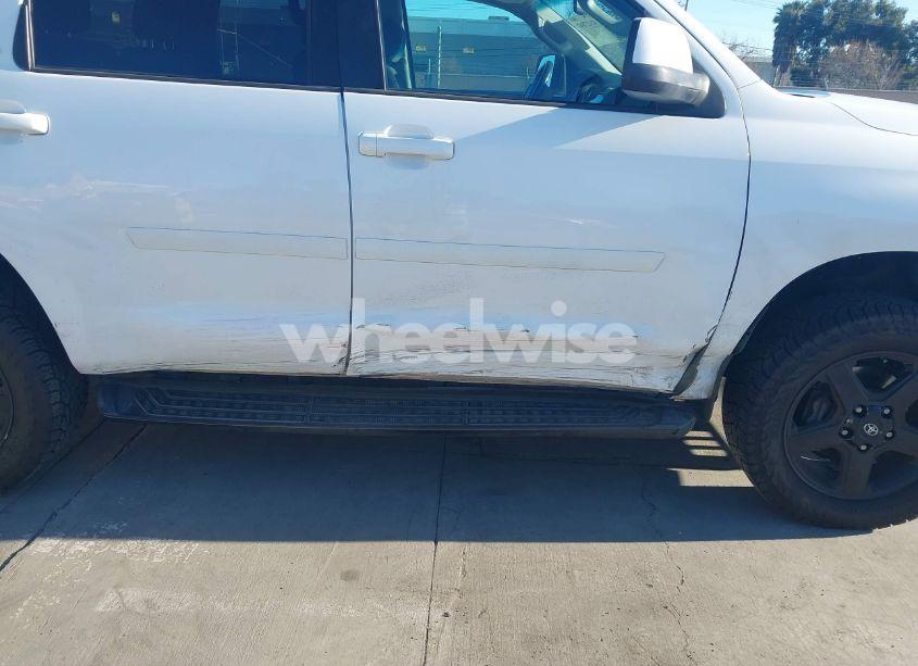 Photo 6 of 2012 Toyota Sequoia SR5 5.7L V8 (VIN 5TDBY5G15CS067305)