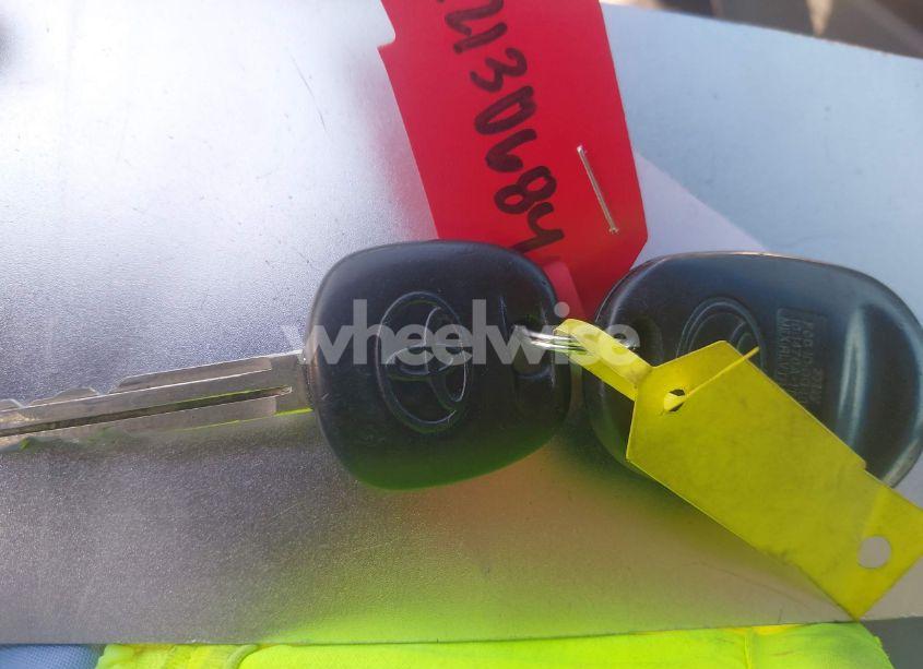 Photo 11 of 2016 Toyota Sequoia SR5 (VIN 5TDBY5G16GS134869)