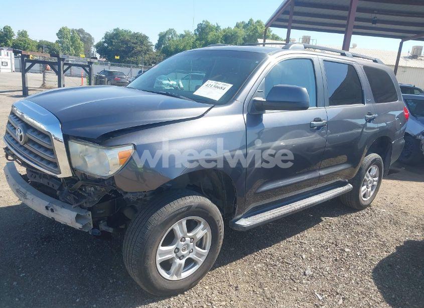 Photo 2 of 2016 Toyota Sequoia SR5 (VIN 5TDBY5G16GS134869)