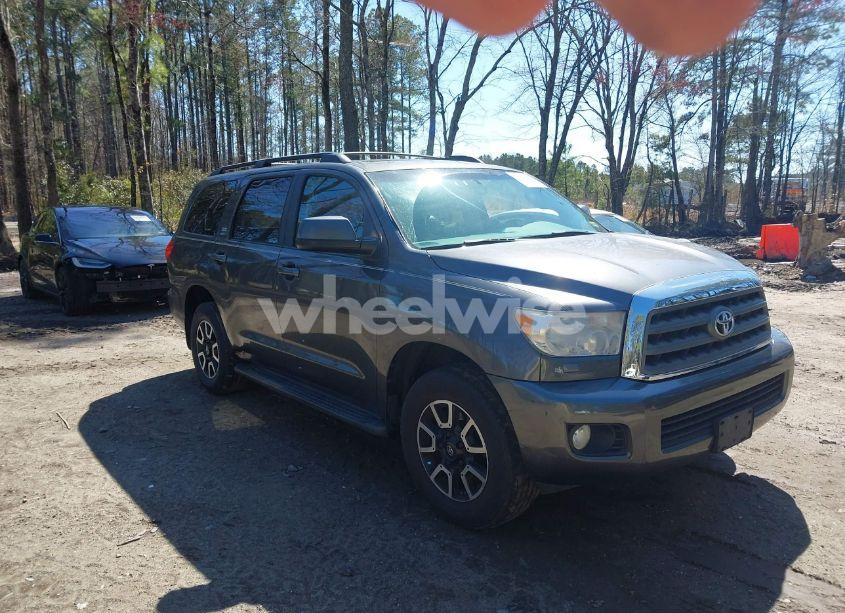 2011 Toyota Sequoia SR5 5.7L V8 (VIN 5TDBY5G18BS048424) main photo