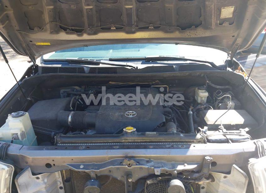 Photo 10 of 2011 Toyota Sequoia SR5 5.7L V8 (VIN 5TDBY5G18BS048424)