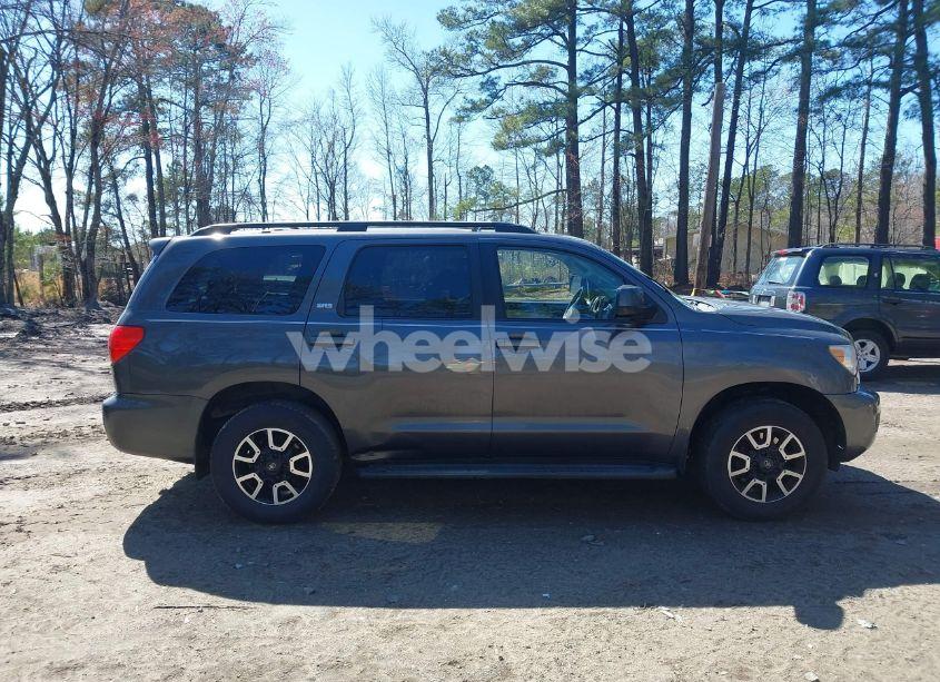 Photo 13 of 2011 Toyota Sequoia SR5 5.7L V8 (VIN 5TDBY5G18BS048424)