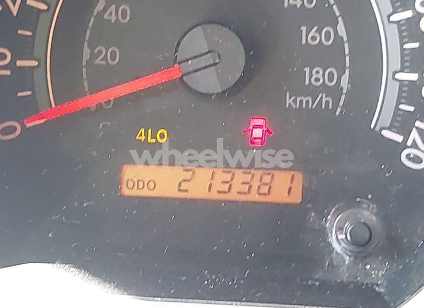 Photo 15 of 2011 Toyota Sequoia SR5 5.7L V8 (VIN 5TDBY5G18BS048424)