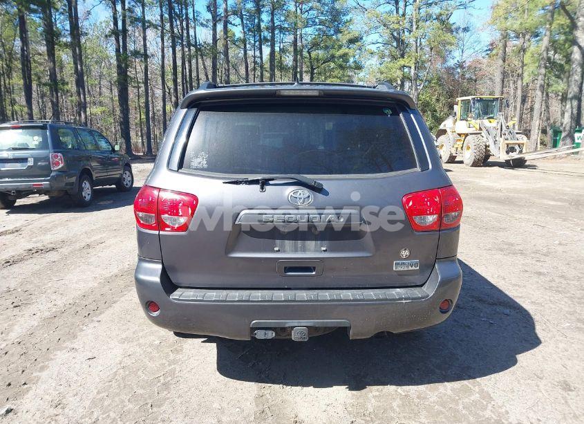 Photo 16 of 2011 Toyota Sequoia SR5 5.7L V8 (VIN 5TDBY5G18BS048424)