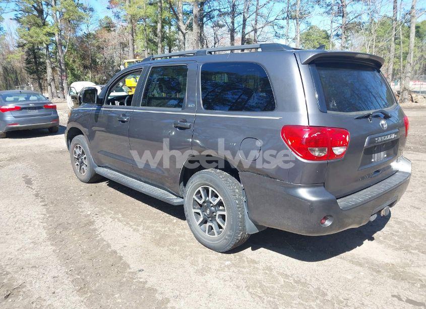 Photo 3 of 2011 Toyota Sequoia SR5 5.7L V8 (VIN 5TDBY5G18BS048424)