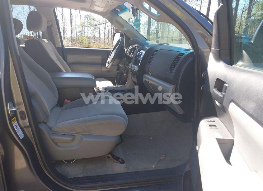 Photo 5 of 2011 Toyota Sequoia SR5 5.7L V8 (VIN 5TDBY5G18BS048424)