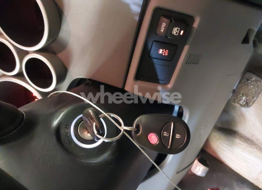 Photo 11 of 2011 Toyota Sequoia SR5 5.7L V8 (VIN 5TDBY5G19BS047363)