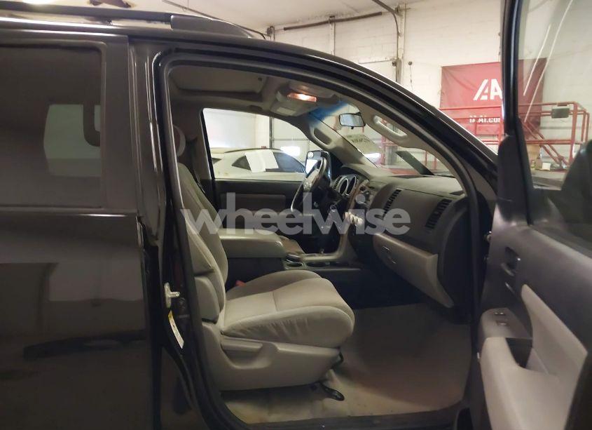 Photo 5 of 2011 Toyota Sequoia SR5 5.7L V8 (VIN 5TDBY5G19BS047363)