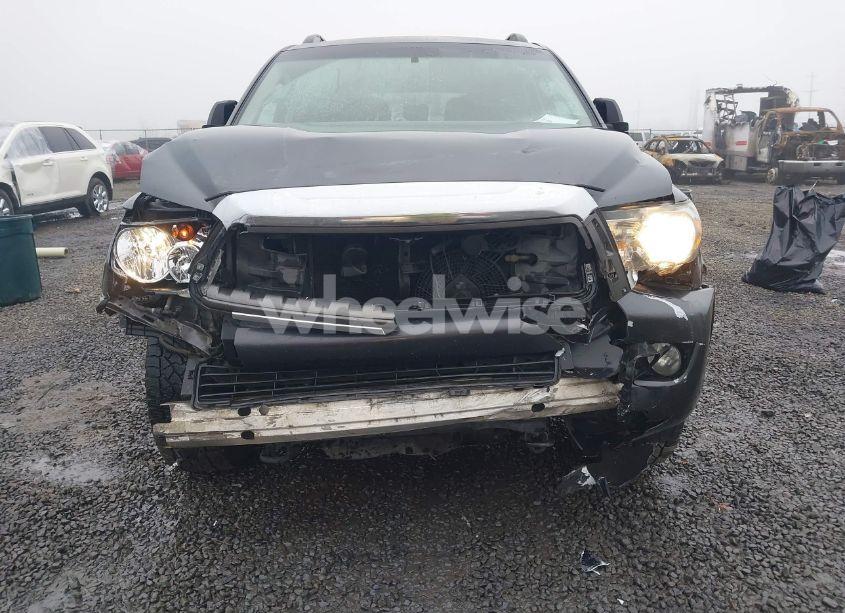 Photo 13 of 2016 Toyota Sequoia SR5 5.7L V8 (VIN 5TDBY5G19GS130184)