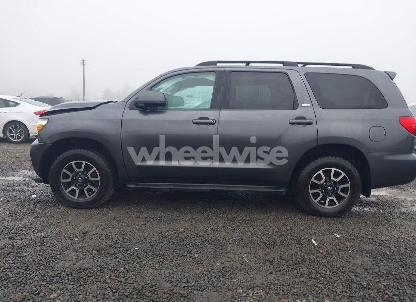 Photo 15 of 2016 Toyota Sequoia SR5 5.7L V8 (VIN 5TDBY5G19GS130184)