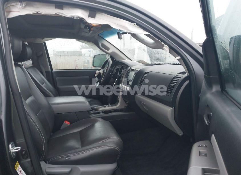 Photo 5 of 2016 Toyota Sequoia SR5 5.7L V8 (VIN 5TDBY5G19GS130184)