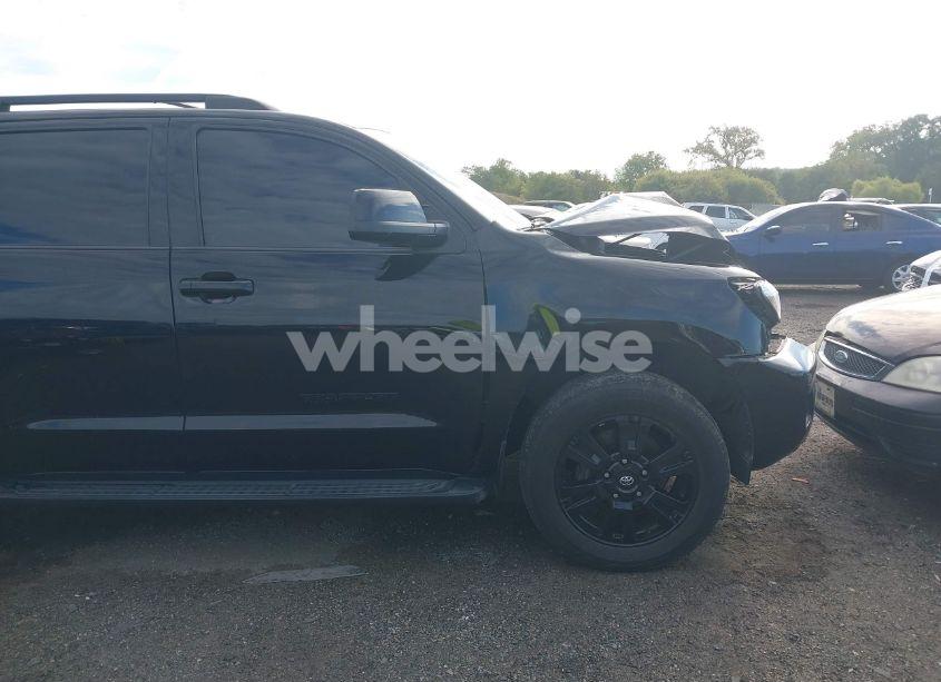 Photo 13 of 2018 Toyota Sequoia TRD SPORT (VIN 5TDBY5G19JS160020)