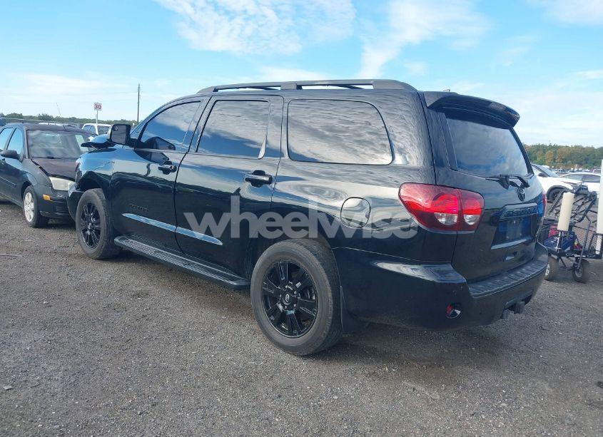 Photo 3 of 2018 Toyota Sequoia TRD SPORT (VIN 5TDBY5G19JS160020)