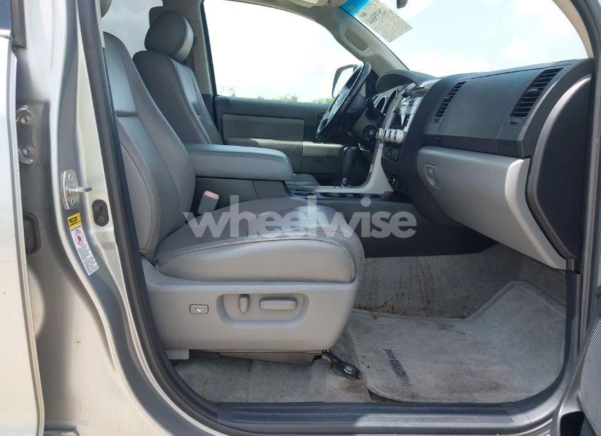 Photo 5 of 2008 Toyota Sequoia SR5 5.7L V8 (VIN 5TDBY64A18S002226)