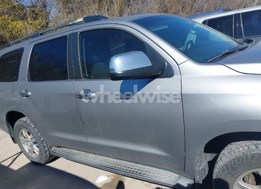 Photo 13 of 2008 Toyota Sequoia LIMITED 5.7L V8 (VIN 5TDBY68A68S000367)