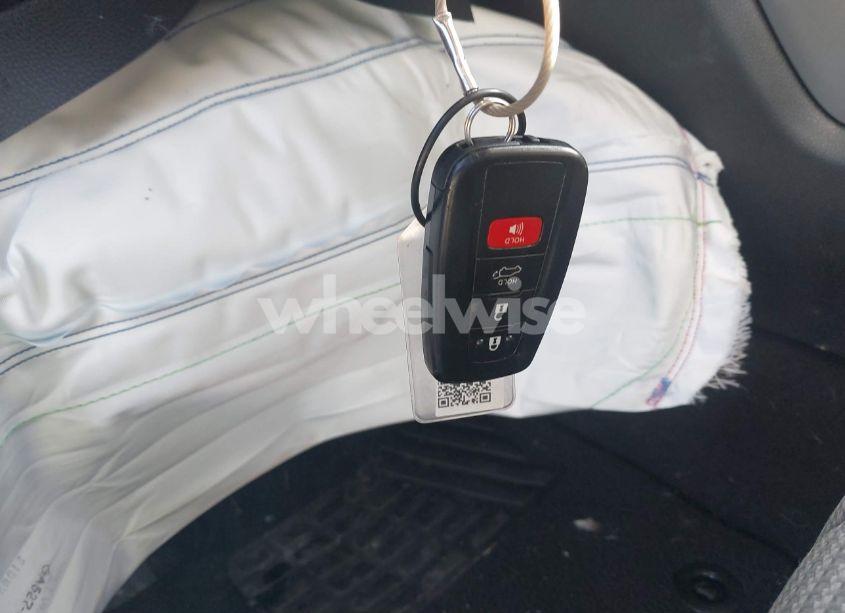 Photo 11 of 2022 Toyota Highlander LE (VIN 5TDBZRBH0NS242524)