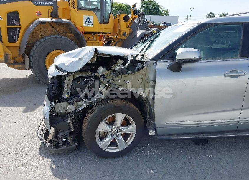 Photo 18 of 2022 Toyota Highlander LE (VIN 5TDBZRBH0NS242524)