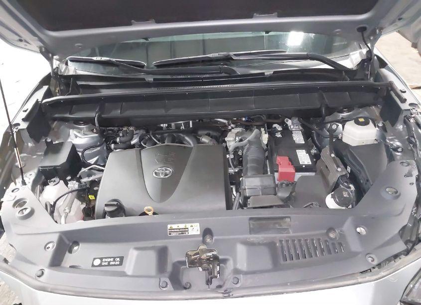 Photo 10 of 2021 Toyota Highlander LE (VIN 5TDBZRBH2MS109035)