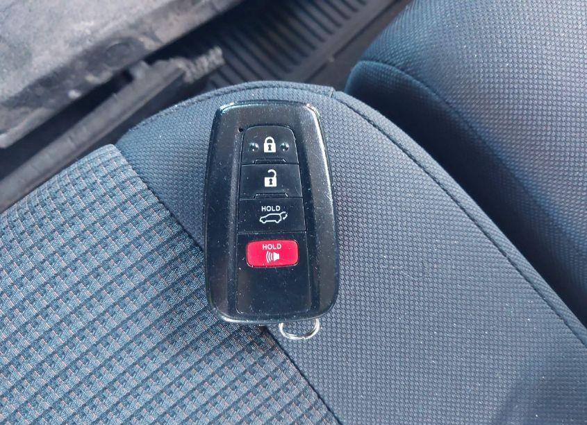 Photo 11 of 2021 Toyota Highlander LE (VIN 5TDBZRBH2MS109035)