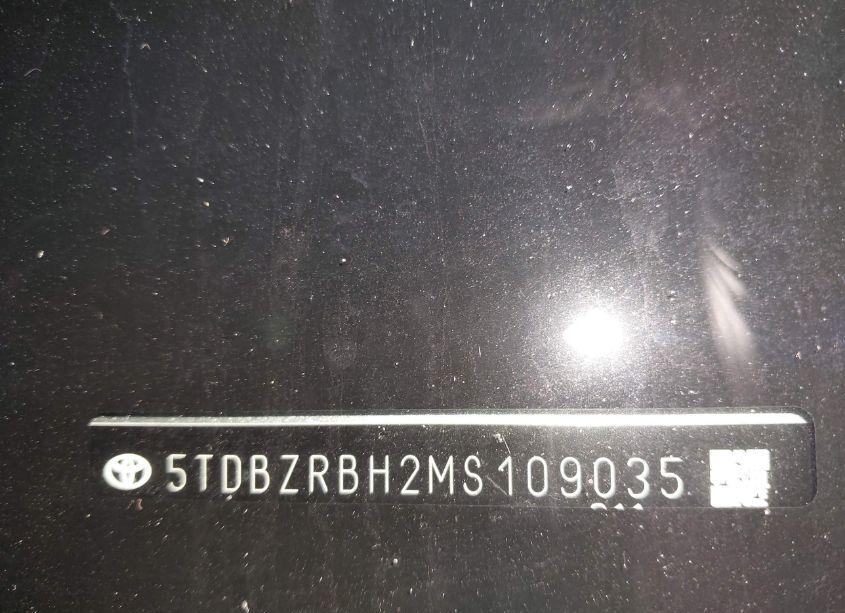 Photo 18 of 2021 Toyota Highlander LE (VIN 5TDBZRBH2MS109035)