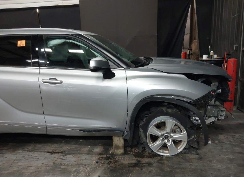 Photo 19 of 2021 Toyota Highlander LE (VIN 5TDBZRBH2MS109035)