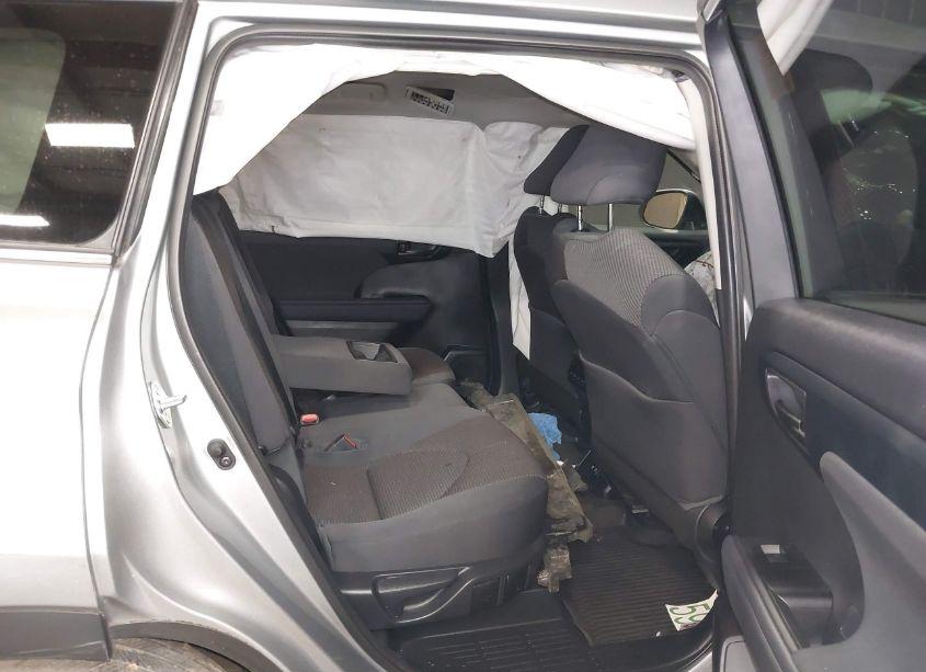 Photo 8 of 2021 Toyota Highlander LE (VIN 5TDBZRBH2MS109035)