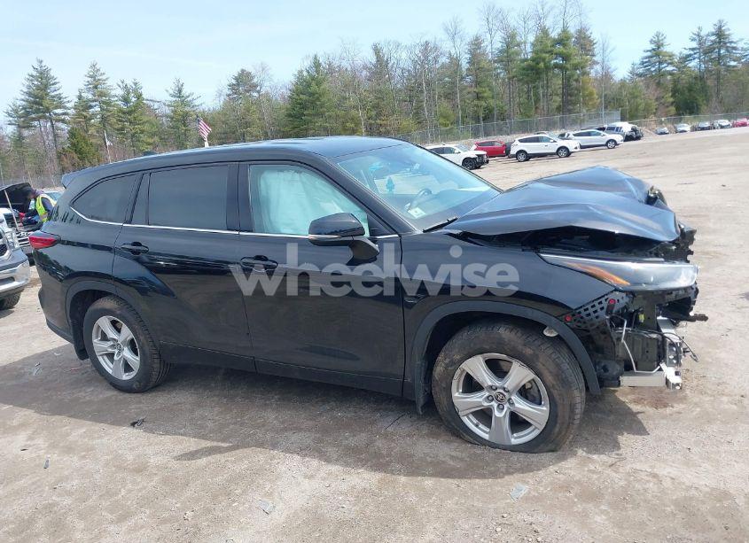 Photo 14 of 2022 Toyota Highlander LE (VIN 5TDBZRBH2NS206348)