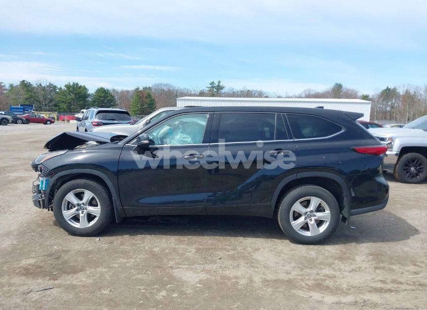 Photo 15 of 2022 Toyota Highlander LE (VIN 5TDBZRBH2NS206348)