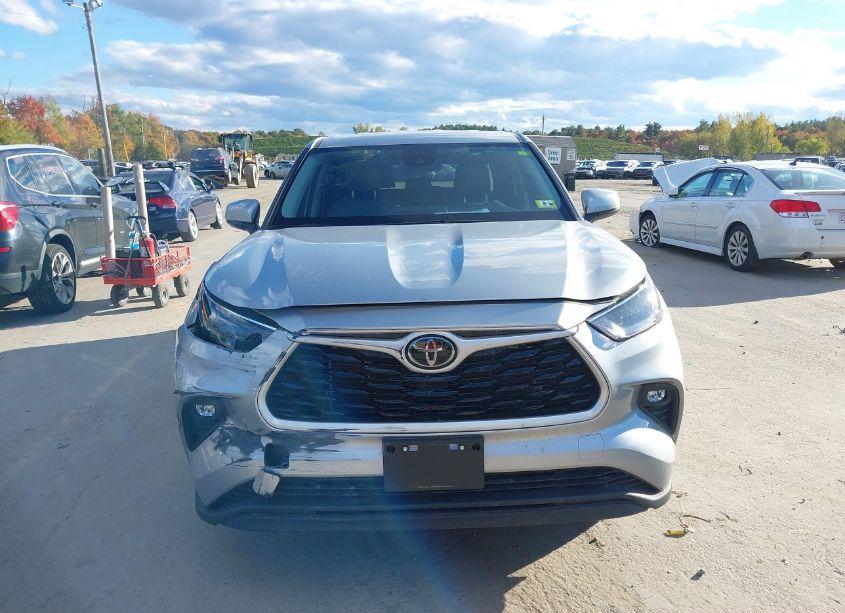 Photo 12 of 2022 Toyota Highlander LE (VIN 5TDBZRBH2NS578630)