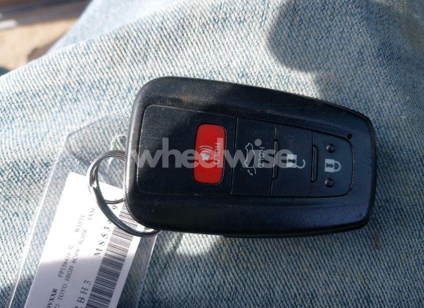 Photo 11 of 2021 Toyota Highlander LE (VIN 5TDBZRBH3MS534991)