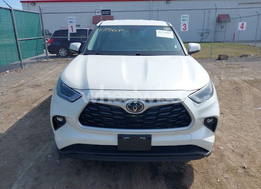 Photo 12 of 2021 Toyota Highlander LE (VIN 5TDBZRBH3MS534991)