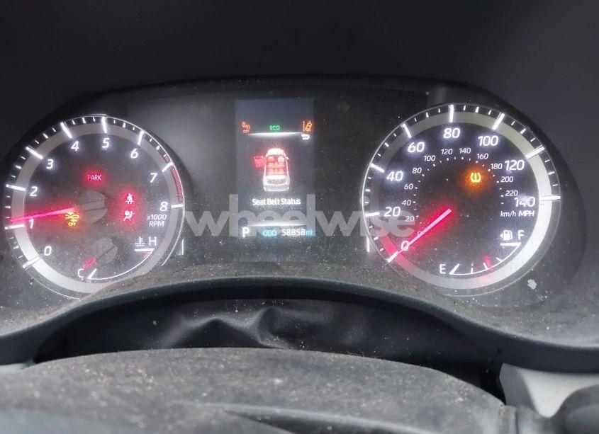 Photo 7 of 2022 Toyota Highlander LE (VIN 5TDBZRBH3NS569838)