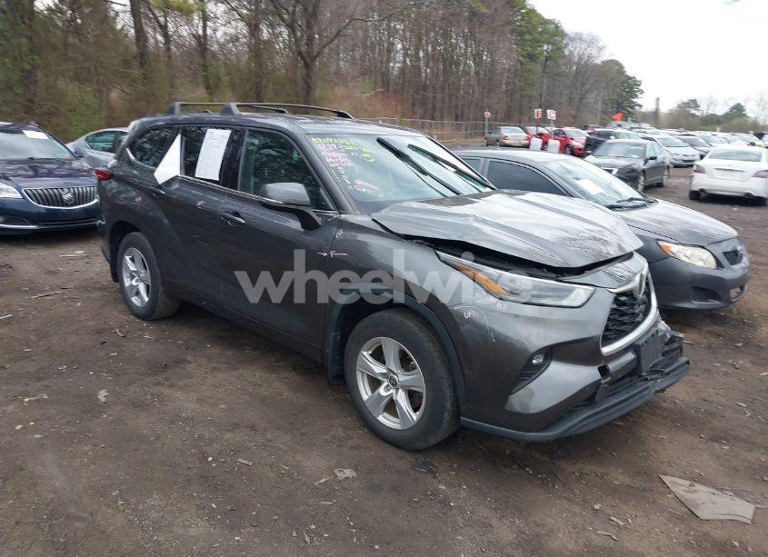 2022 Toyota Highlander LE (VIN 5TDBZRBH4NS192520) main photo