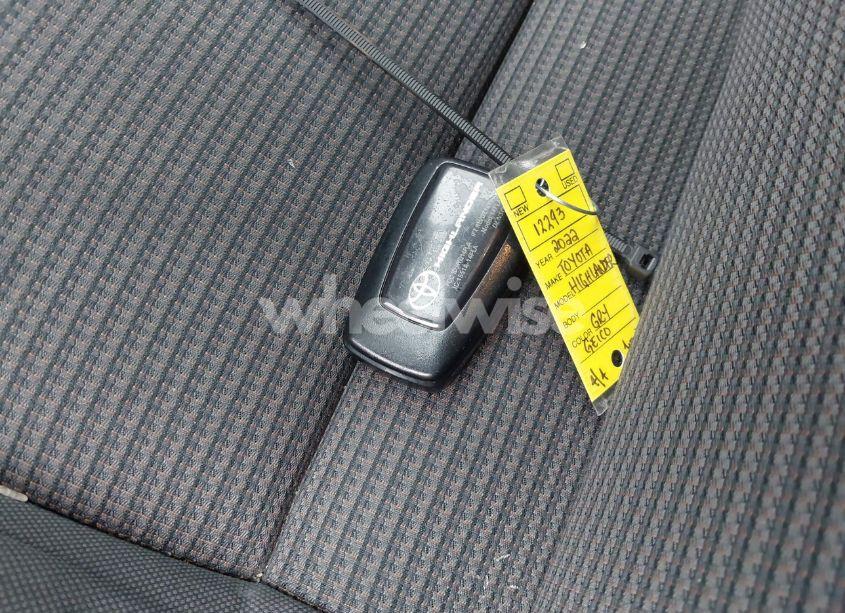 Photo 11 of 2022 Toyota Highlander LE (VIN 5TDBZRBH4NS192520)