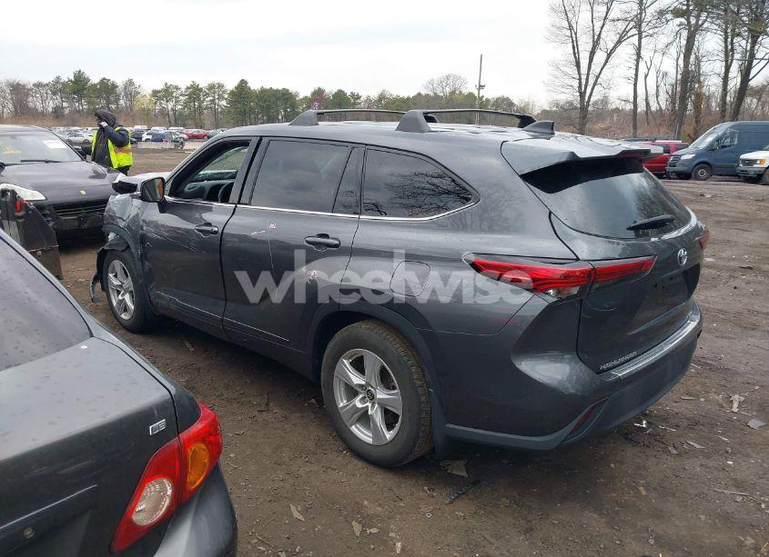 Photo 14 of 2022 Toyota Highlander LE (VIN 5TDBZRBH4NS192520)