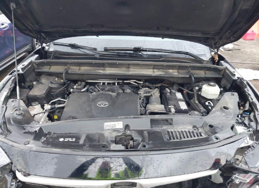 Photo 10 of 2020 Toyota Highlander LE (VIN 5TDBZRBH5LS512781)